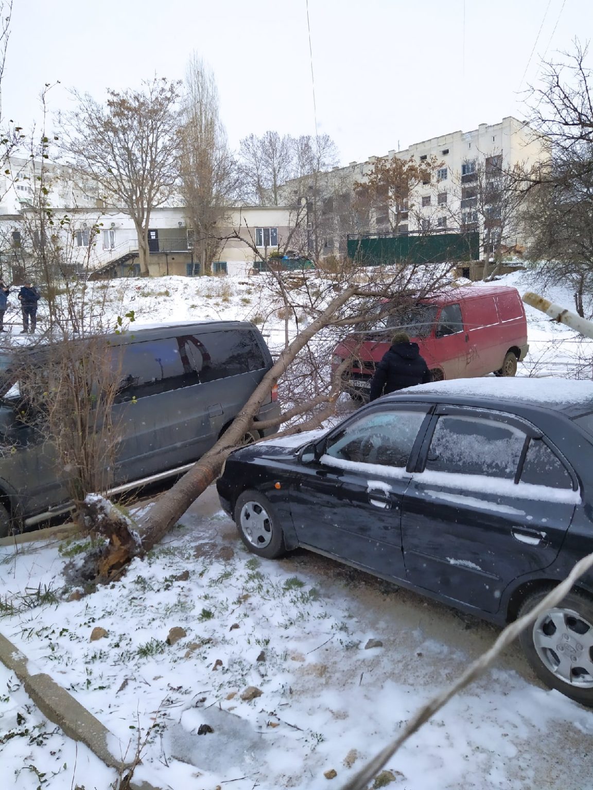 Машину повредило градом