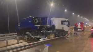 На трассе под Севастополем столкнулись 13 автомобилей