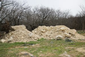 Почему Севастополь тонет в строительном мусоре?